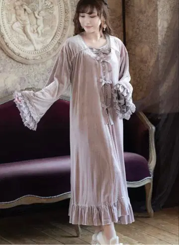 LL 시마무라 x 쿠루미 마담 노크턴 룸 원피스 핑크