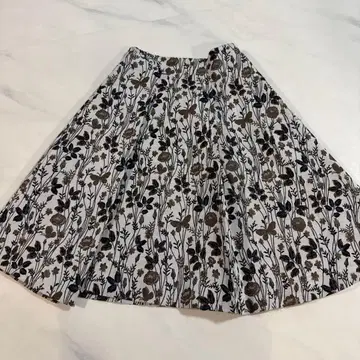 SEVENTEN by miho kawahito 꽃무늬 플레어 롱 스커트