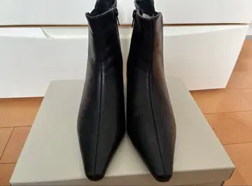 미사용 새상품 테치치 블랙 가죽 사이드 고어 포인트 테드 부츠