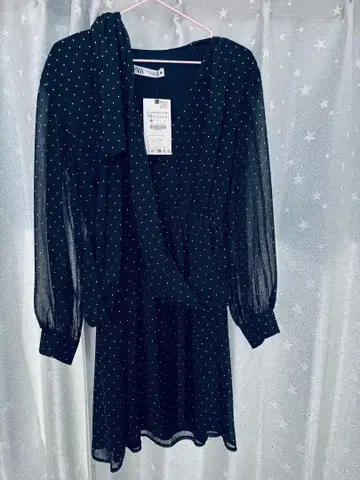 블랙 도트 무늬 랩 드레스