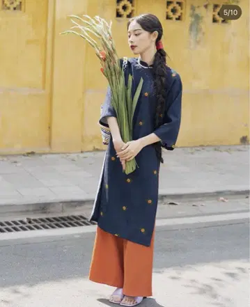네이비 꽃무늬 베트남 아오자이