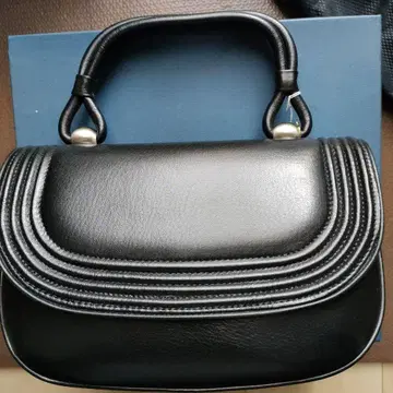 블랙 가죽 스트라이프 핸드백