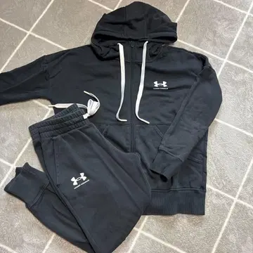 언더 아머 블랙 셋업