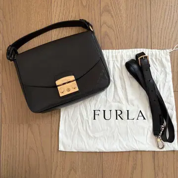 FURLA 훌라 메트로폴리스 블랙 가죽 숄더백