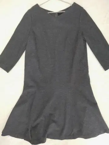 [ 새상품급 ] UNTITLED (언타이틀) 울 밑단 플레어 원피스 42