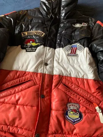 클레이 스미스 다운 자켓 컬러 블록