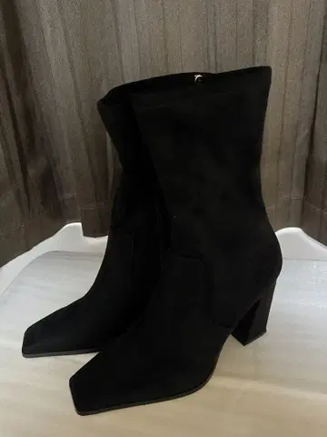 블랙 스퀘어토 부츠