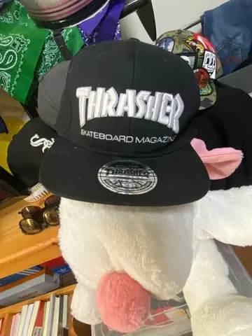 THRASHER 스냅백 캡