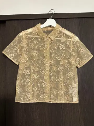 Lily Brown 자수 반팔 레이스 셔츠 베이지 ONE SIZE