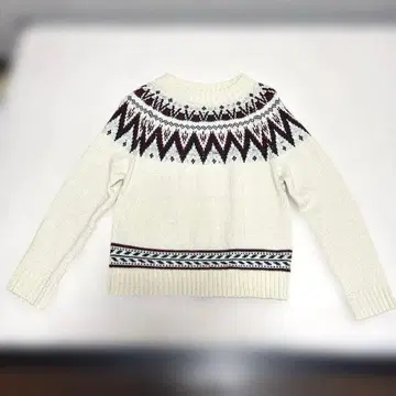 긴팔 스웨터 아이보리 귀여운 패턴 따뜻한 겨울 의류