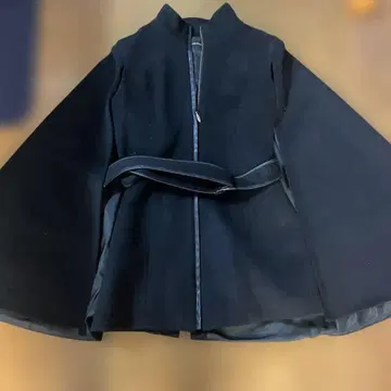 블랙 케이프 코트 벨트 포함