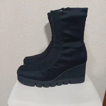 블랙 슬리브 부츠 웨지솔