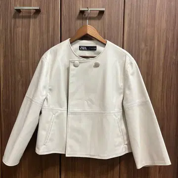 ZARA 화이트 가죽 자켓