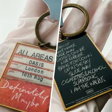 oasis 오아시스 공식 키링 Definitely Maybe