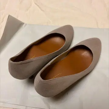 베이지 스웨이드 하이힐 펌프스 38