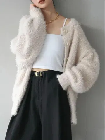 미개봉 새상품 lumier 류미에 크루넥 랜덤 샤기 가디건