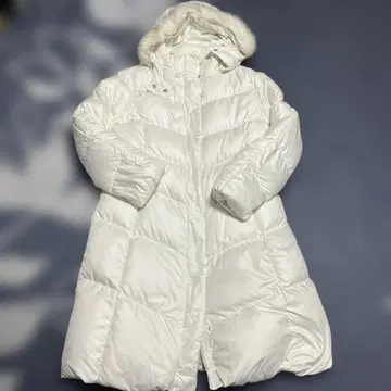 유니클로 화이트 다운 자켓 후드 부착