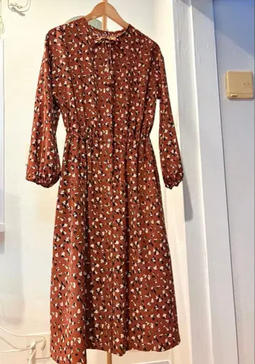 꽃무늬 롱 원피스 긴팔 브라운 계열