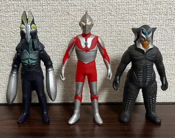 울트라맨 대결 세트 제3대 발탄 울트라맨 A 타입 메피라스 외계인