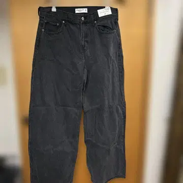 Abercrombie & Fitch The Ultra Loose 28