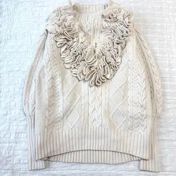 24AW J1U by LA BELLE ETUDE 볼륨 프릴 니트