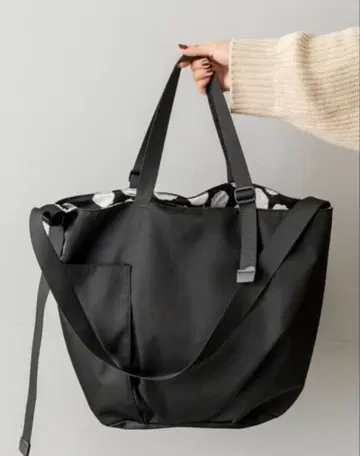 A4 대응 이아파피요네 조절 토트백 블랙