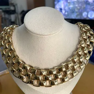 MONET 골드 컬러 목걸이