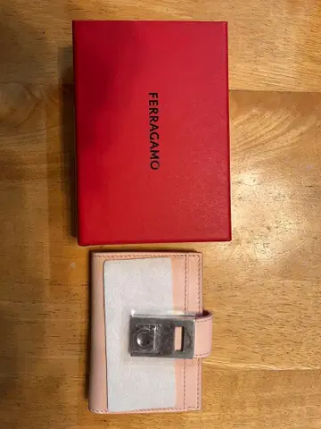 FERRAGAMO 핑크 가죽 카드 케이스