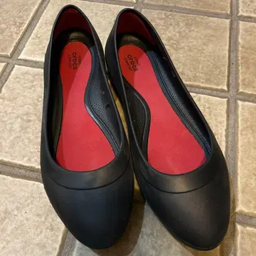 크록스 블랙 플랫슈즈