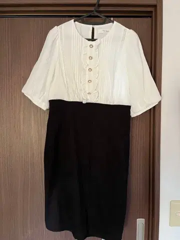 Her lip to 반팔 무릎 기장 원피스 M