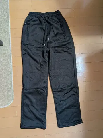 플리스 안감 부착 블랙 팬츠