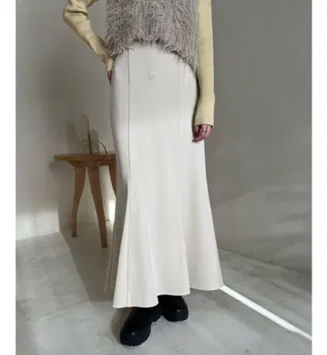 mystic 스트레치 머메이드 스커트 베이지