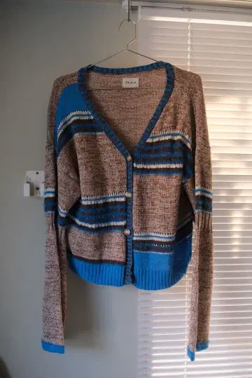 PAMM 스트라이프 크롭 가디건