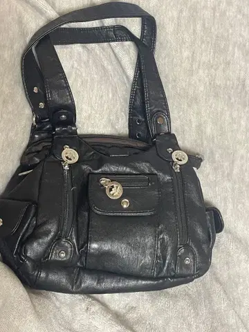 블랙 핸드백 지퍼 포켓 부착