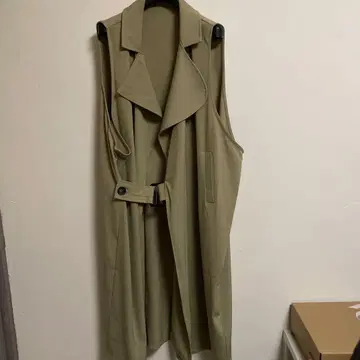 새상품급#라이트 카키#슬리브리스 트렌치코트 #베스트#허리 벨트 포함