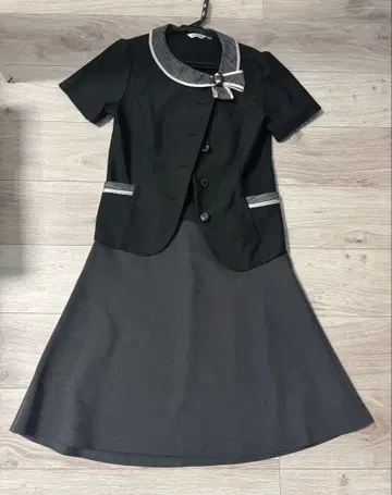 새상품급 셀러리 사무복 9호 셋업