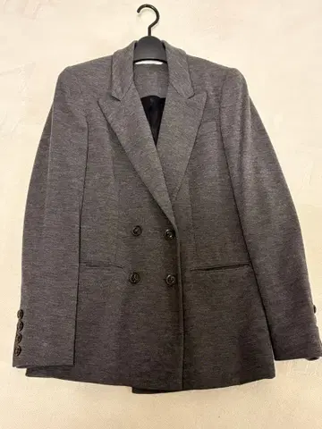 DVF 그레이 테일러드 자켓 저리 소재