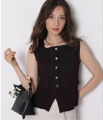 스퀘어넥 베스트 니트 풀오버