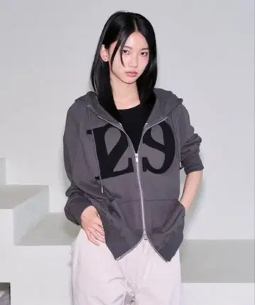 ILLIGO(이리고)/로고 패치 풀 집업 후드티 차콜 그레이