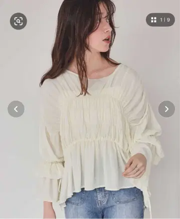 titivate 셔링 개더 볼륨 블라우스