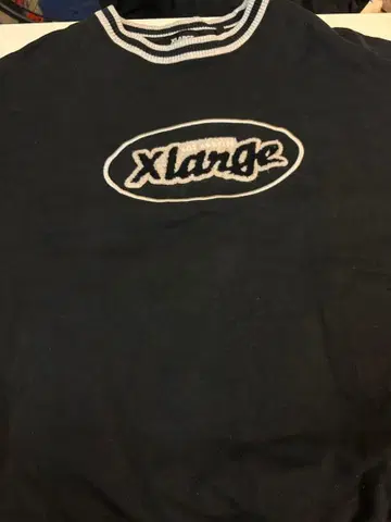 XLARGE 로고 자수 맨투맨 M 사이즈 블랙/그레이