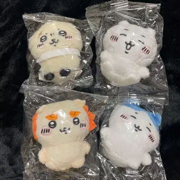 치이카와 앉아있는 봉제인형 치이카와 하치와레 시사 랏코