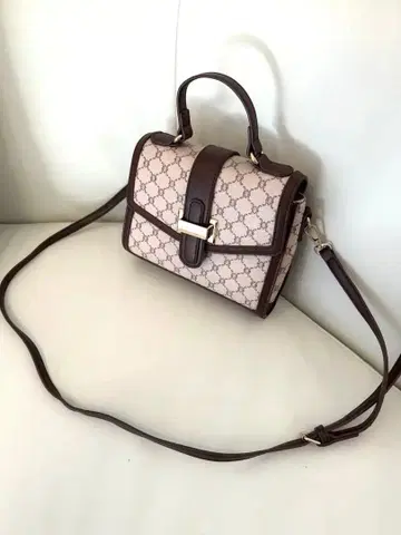 합성 피혁 숄더백 베이지/브라운