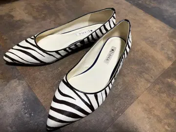 DIANA 제브라 패턴 플랫슈즈 새상품급
