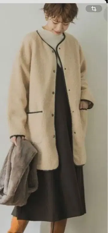 새상품급 어반 리서치 보아 코트