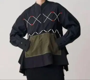 [ 새상품급 ] UN3D. WAVE DETAIL ZIP SH