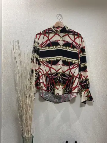 ZARA 미사용 체인 패턴 블라우스