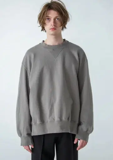 VICTIM BIG SWEAT / 맨투맨 / VTM-21-SW-111