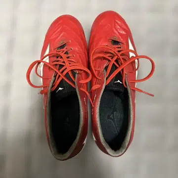 미즈노 레뷸라 레드 스파이크