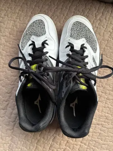 Mizuno 테니스화 여성용 화이트/블랙/그레이 24cm